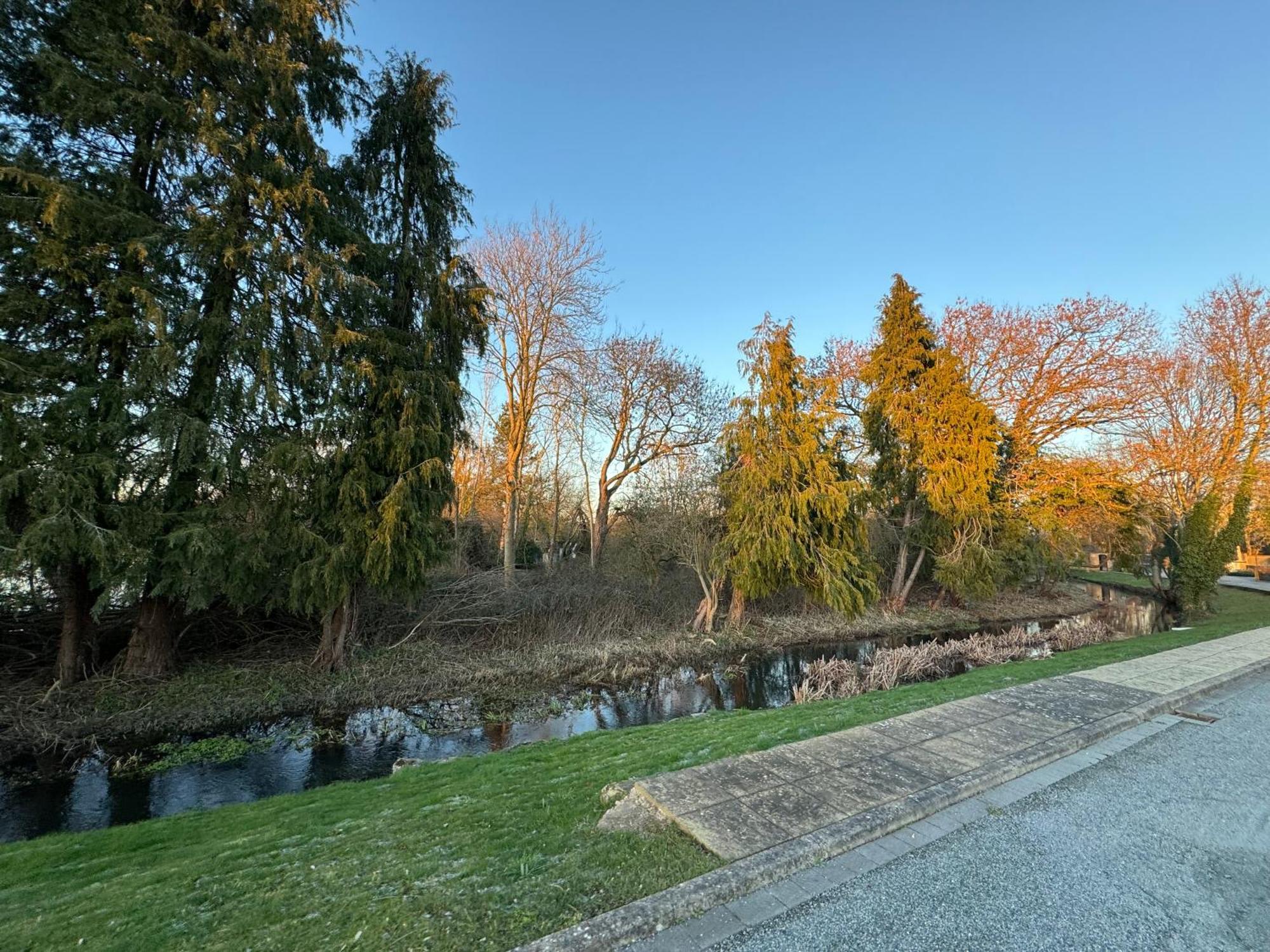 Lake View Retreats Rickmansworth Exterior photo